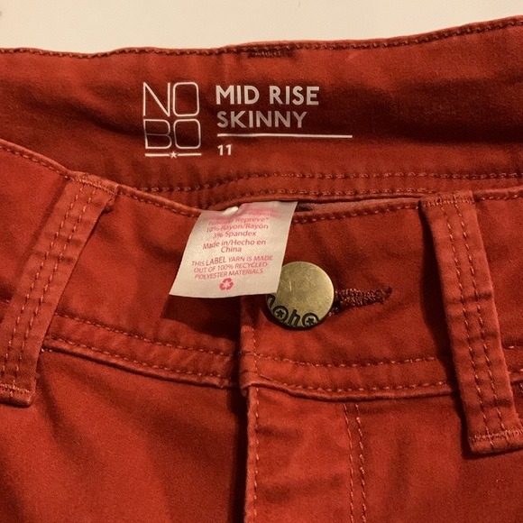 No Boundaries Mid Rise Skinny Jeans (with button, size 11) - Picture 5 of 5
